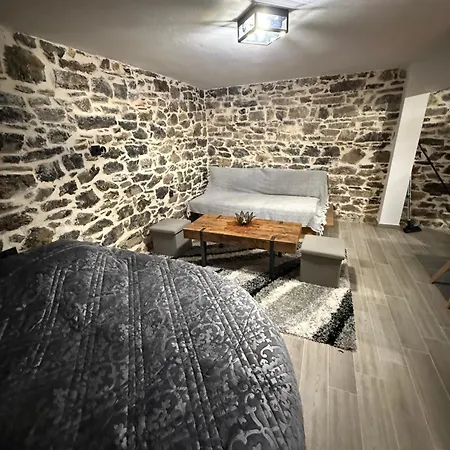 펜션 Stone House
