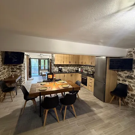 Stone House 펜션 *